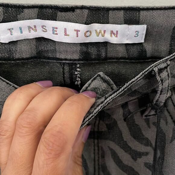 NWT Tinseltown Zebra Print Jeans. Size 3 Mid Rise Skinny - Picture 3 of 7